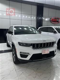 جیپ گراند شیرۆکی